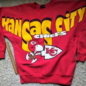 KC Chiefs/Peanuts Vintage Sweatshirt, 1968 Rare Snoopy in Chiefs Helmut
